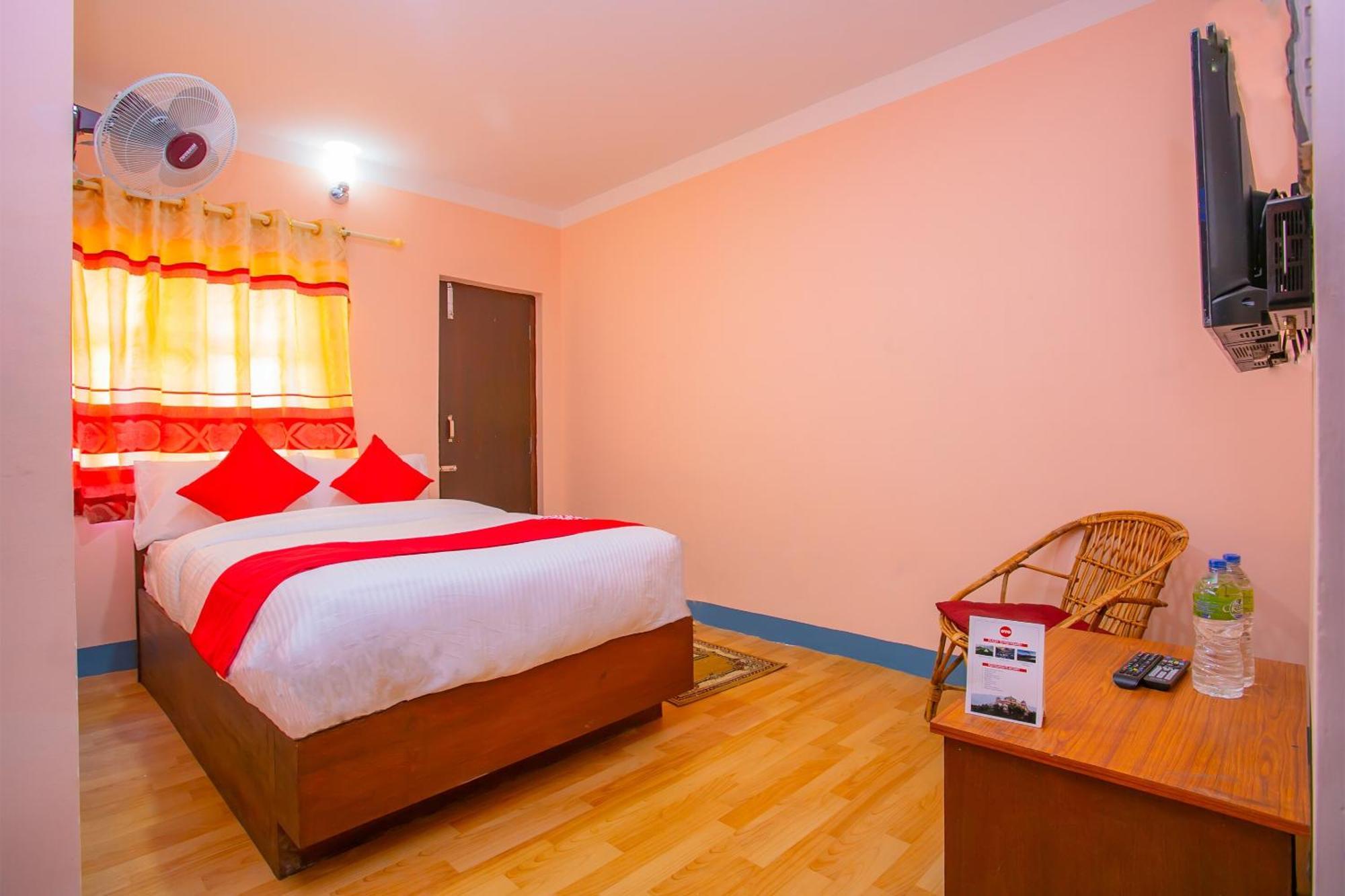 Oyo 589 Hotel Trimurti Katmandu Kültér fotó