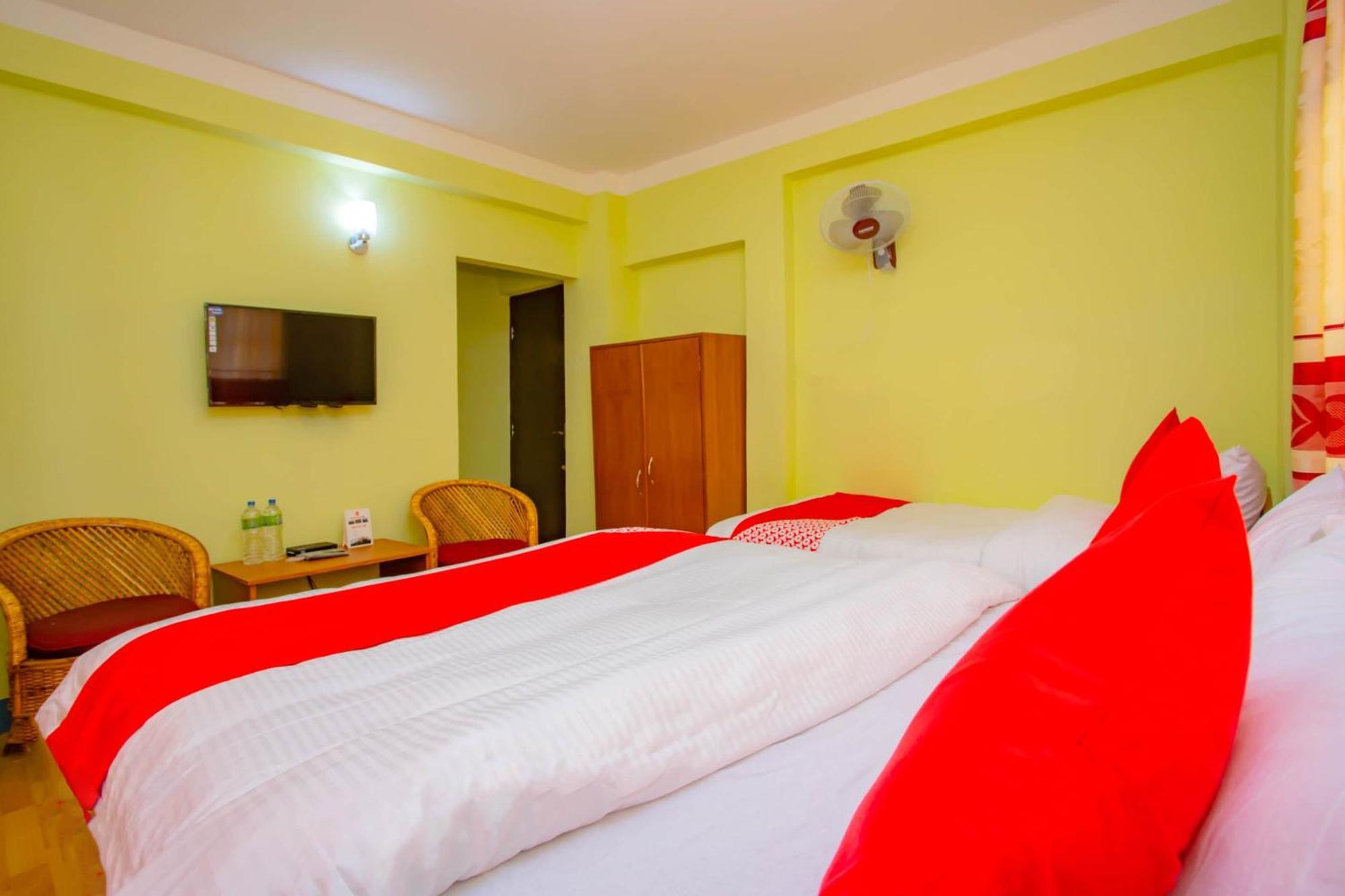 Oyo 589 Hotel Trimurti Katmandu Kültér fotó