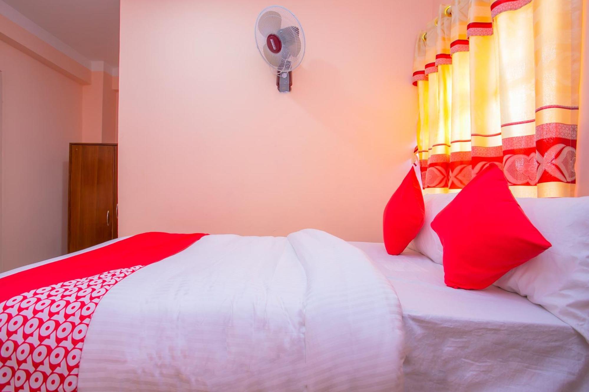 Oyo 589 Hotel Trimurti Katmandu Kültér fotó