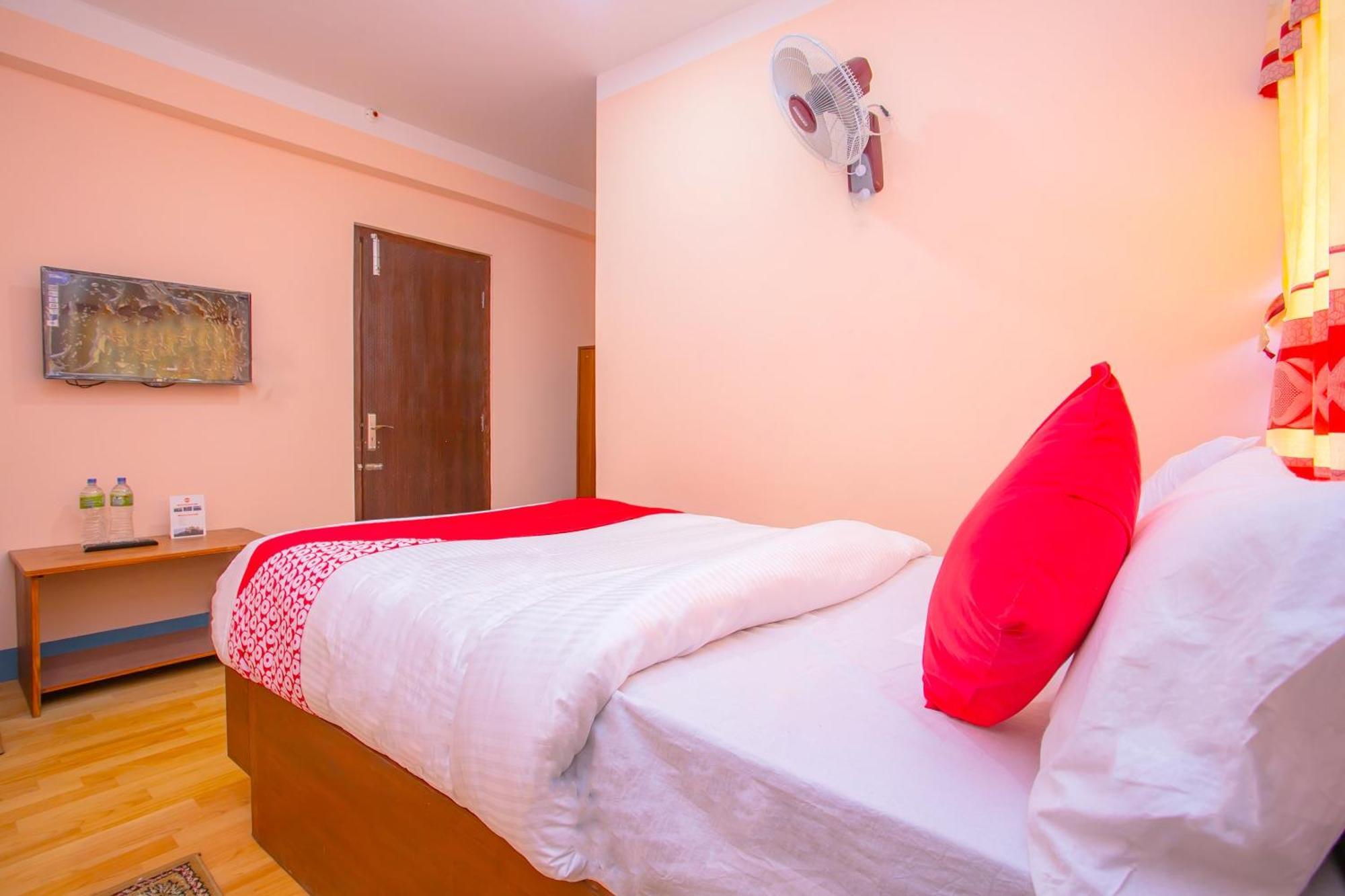 Oyo 589 Hotel Trimurti Katmandu Kültér fotó