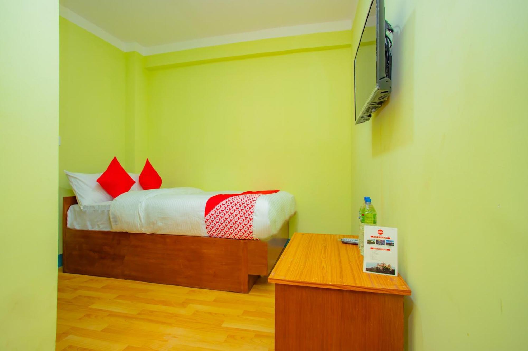 Oyo 589 Hotel Trimurti Katmandu Kültér fotó